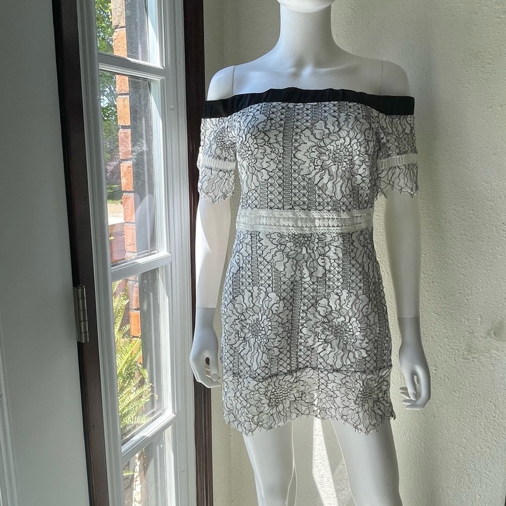 Forever 21 off the shoulder lace dress